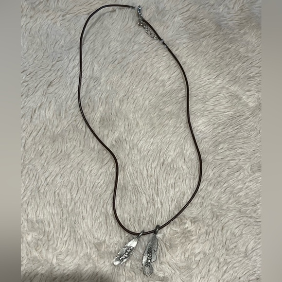 Necklace cord with charm Leaf that says Magelica - Picture 1 of 4